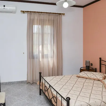 Guest house Sunshine Naxos City